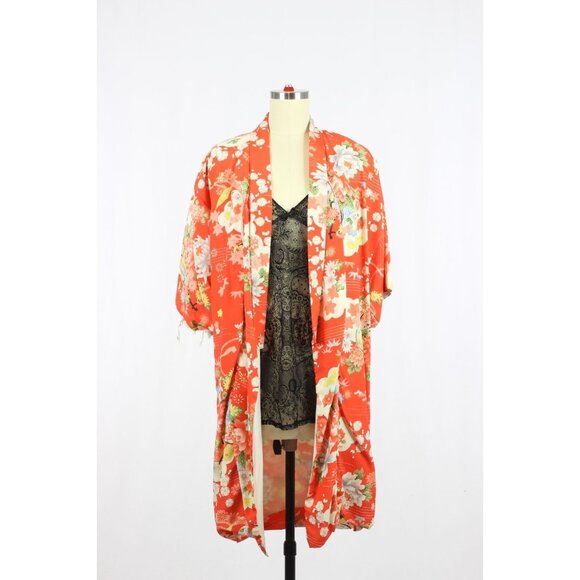 Vintage Made in Japan Red Oriental Japanese Floral Print Kimono, One Size - Picture 1 of 16